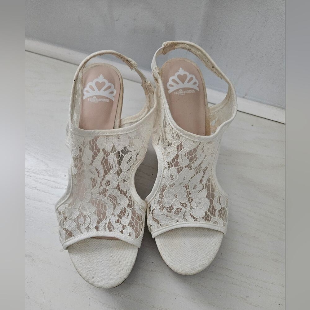 Fergalicious Vandalia Cream Women's size 9 M Lace Wedge Sandal Shoes - Picture 2 of 8